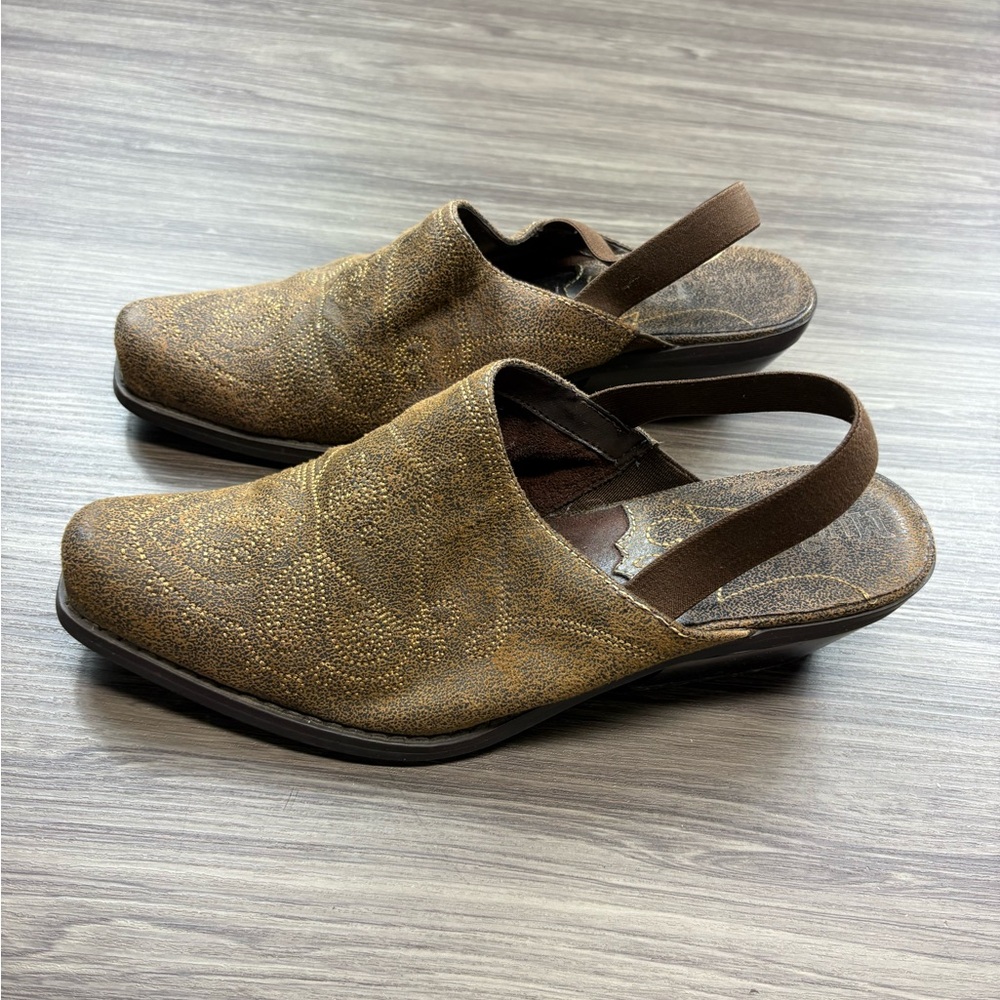MUDD Mules Slip Ons with Strap Sz 7.5 M Gaston Western Brown
